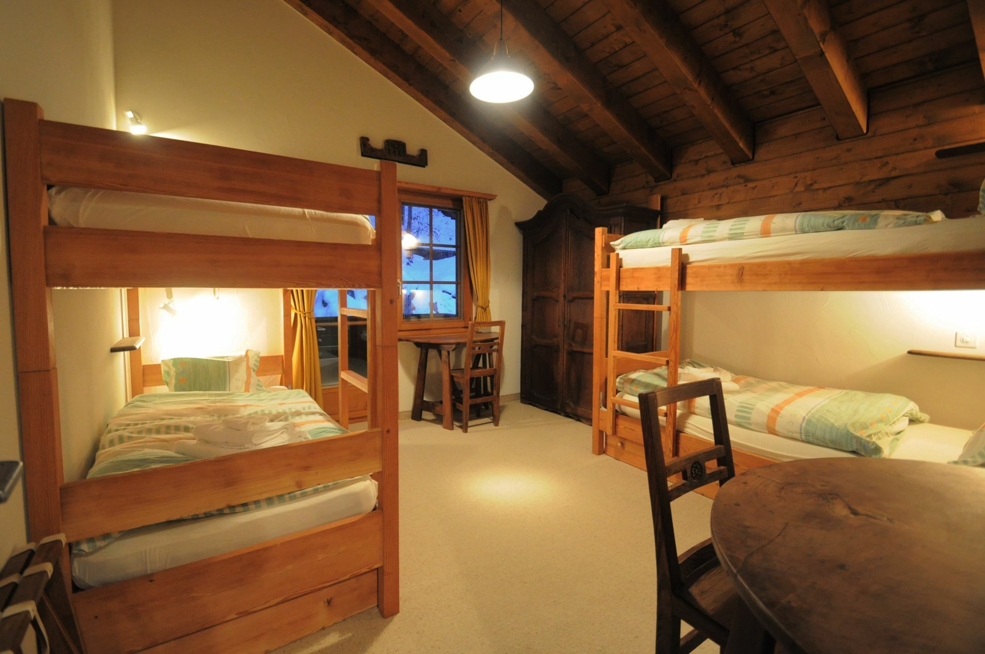 Haus Tiefbach - Apartment Cervino Zermatt Esterno foto