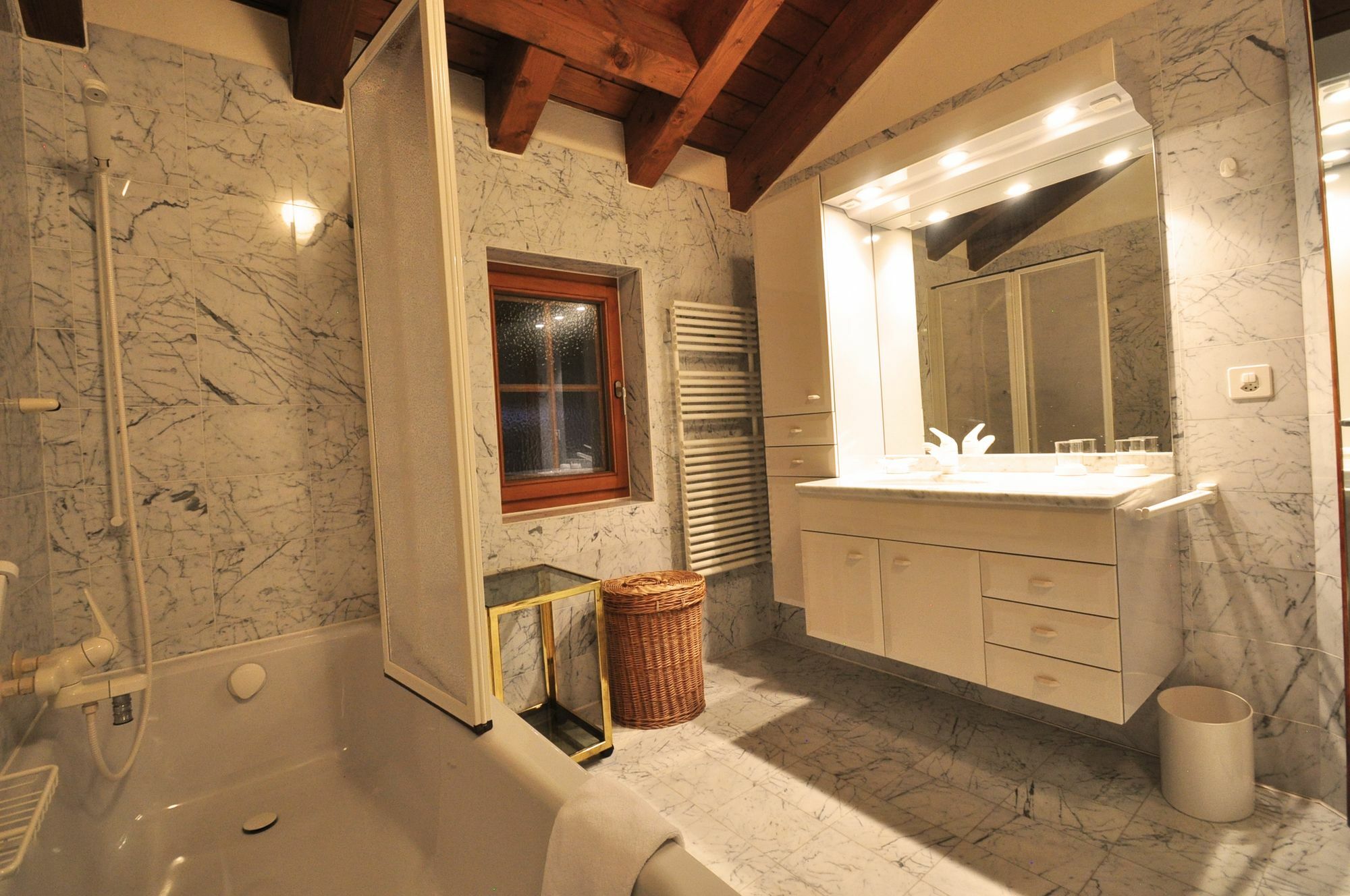 Haus Tiefbach - Apartment Cervino Zermatt Esterno foto