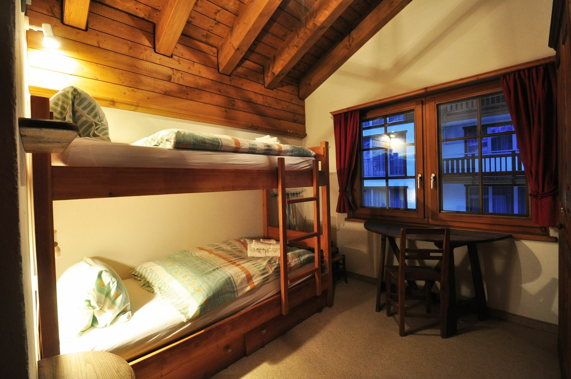 Haus Tiefbach - Apartment Cervino Zermatt Esterno foto